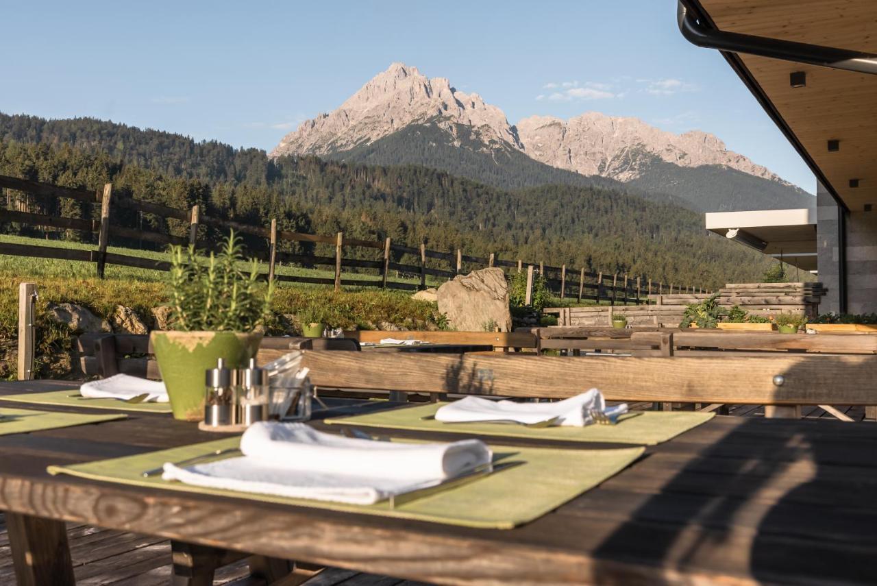 Joas Natur.Hotel.B&B San Candido Ngoại thất bức ảnh