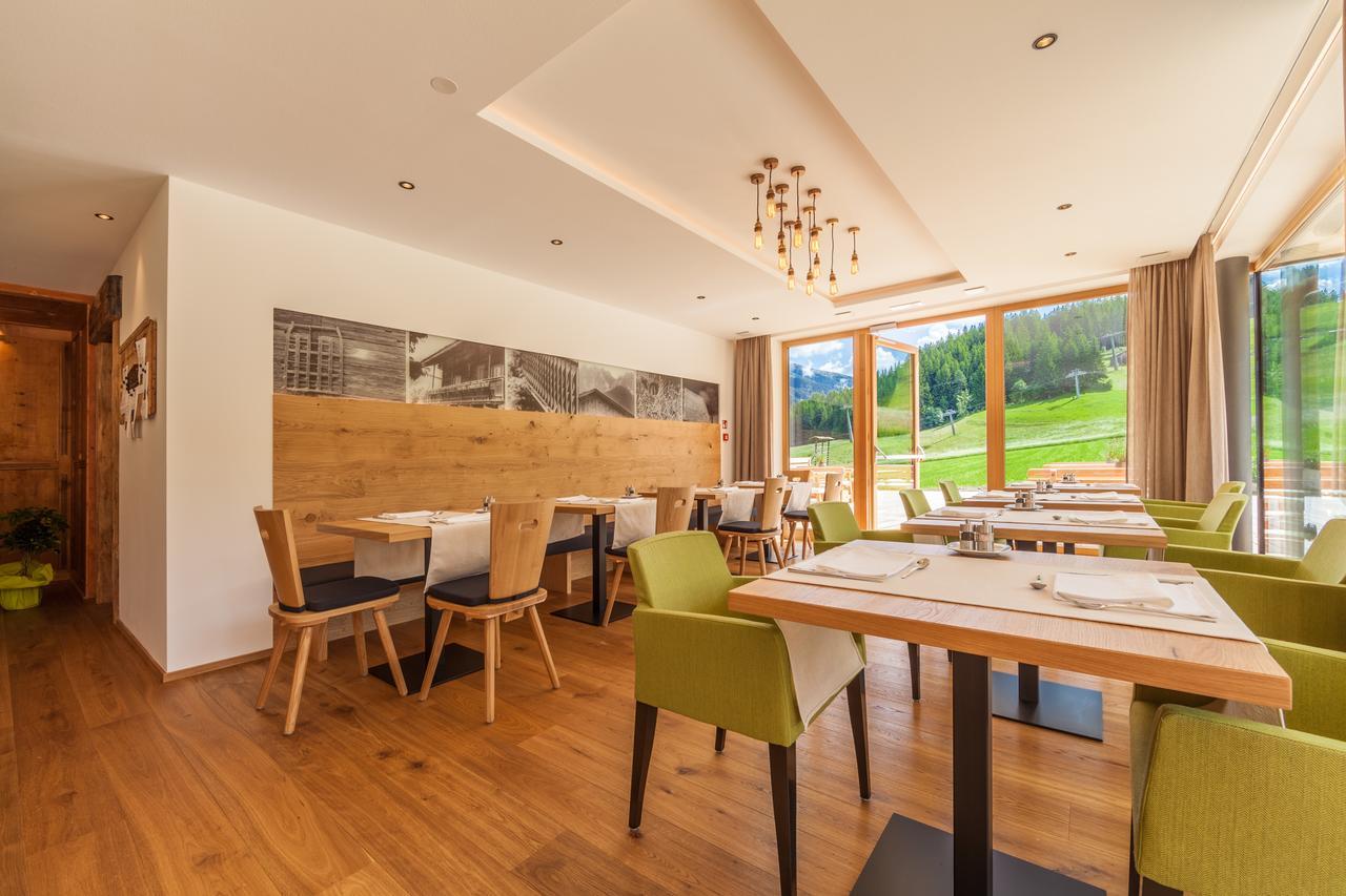 Joas Natur.Hotel.B&B San Candido Ngoại thất bức ảnh