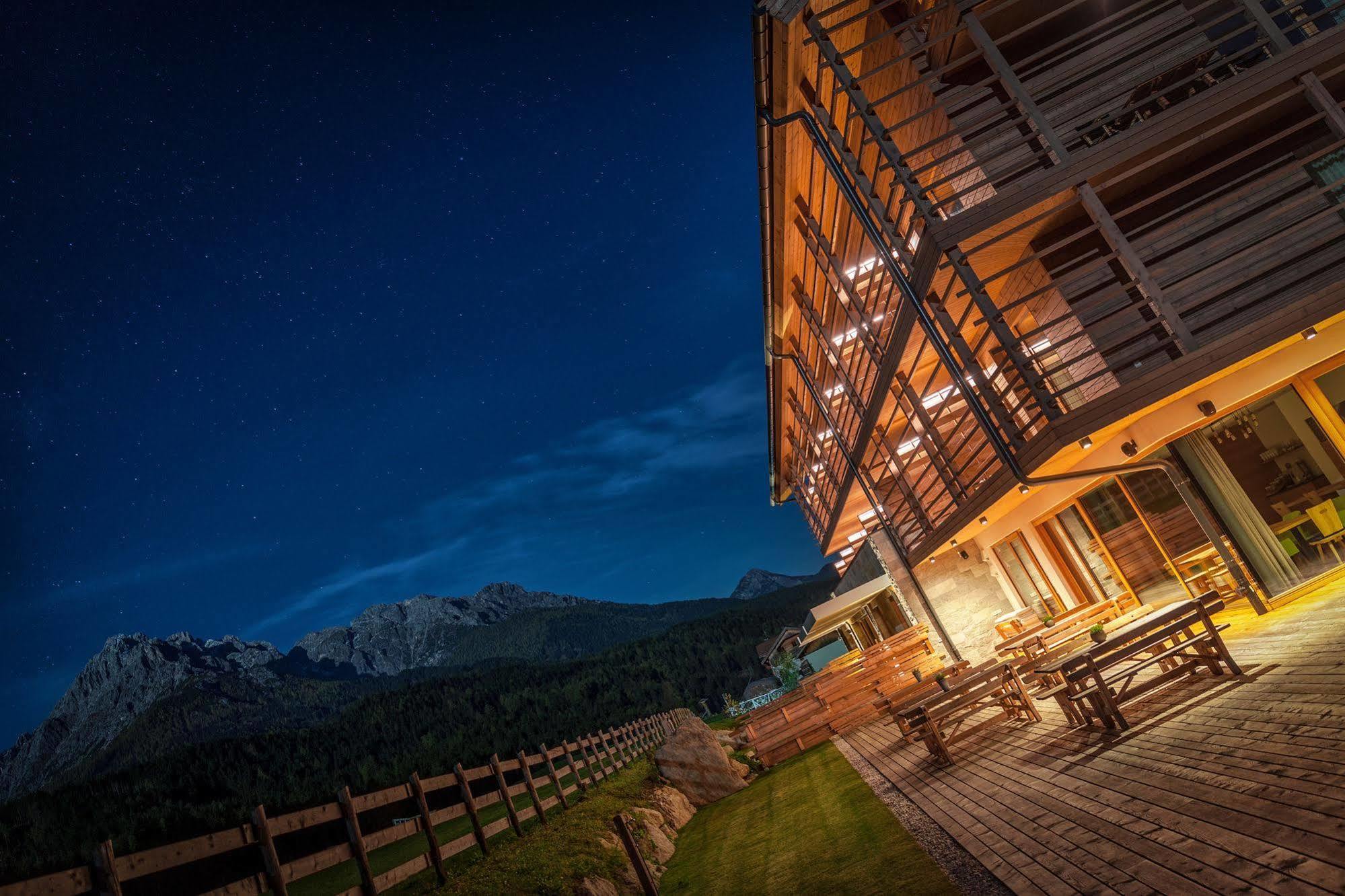 Joas Natur.Hotel.B&B San Candido Ngoại thất bức ảnh