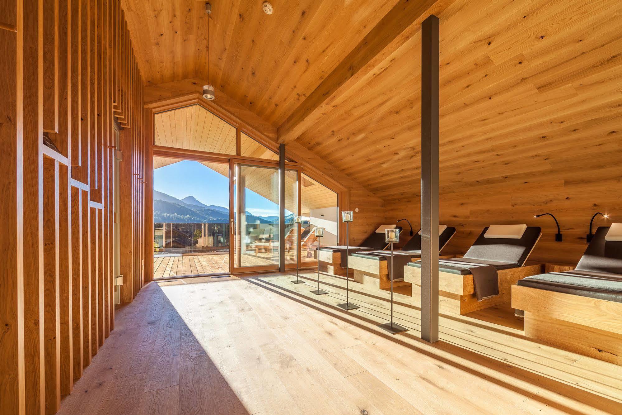 Joas Natur.Hotel.B&B San Candido Ngoại thất bức ảnh